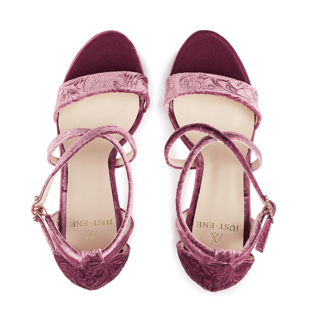 NEW ROMANCE (9 CM)