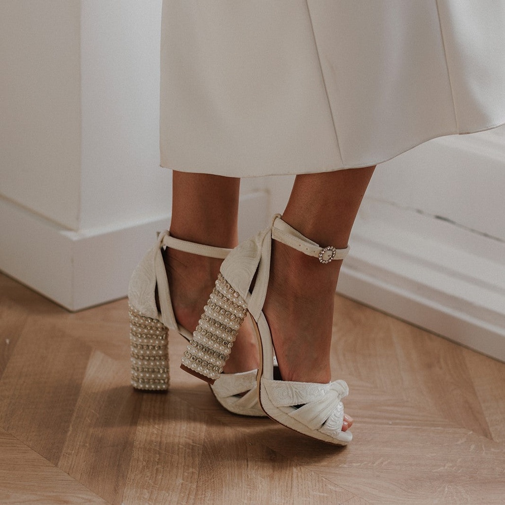 WHITE 2022 (10 CM)