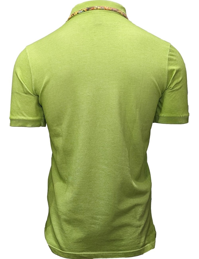BoB polo manga corta verde matcha con bordados airbrush dyed